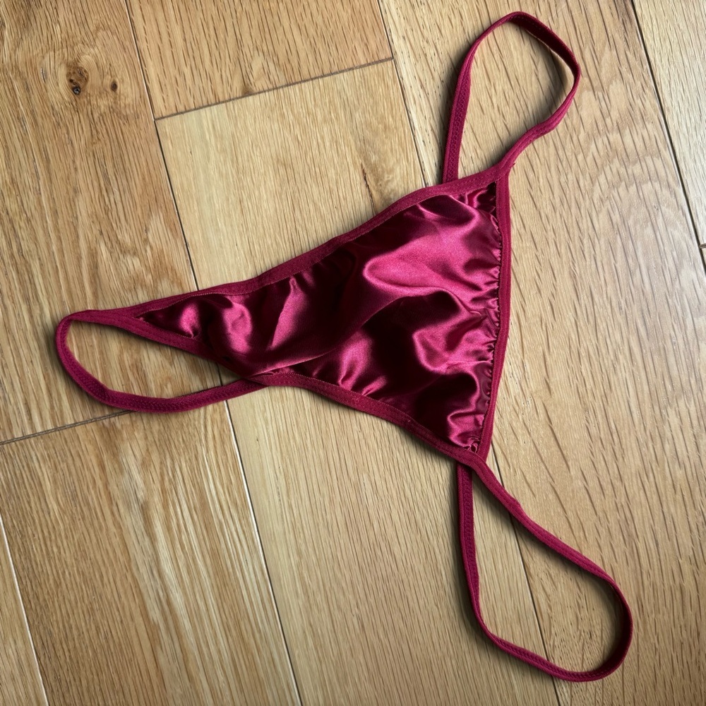 Red and Black Lace Chemise - Picture 7 of 9